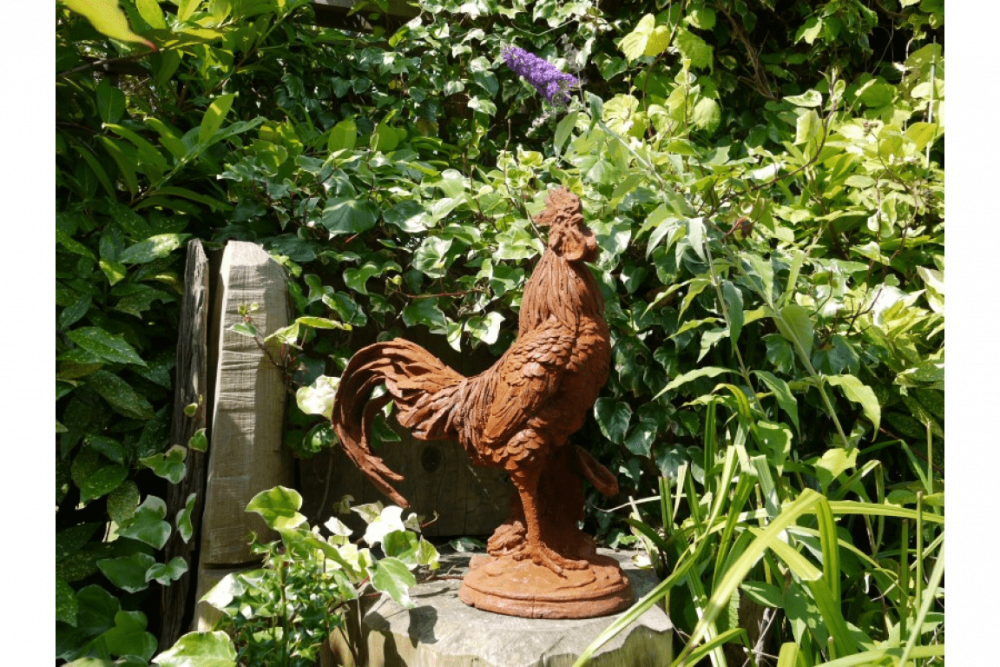 Statue de coq en fonte finition vieillie