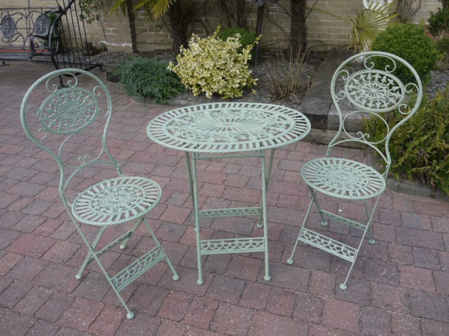 Salon de jardin en métal avec table ovale