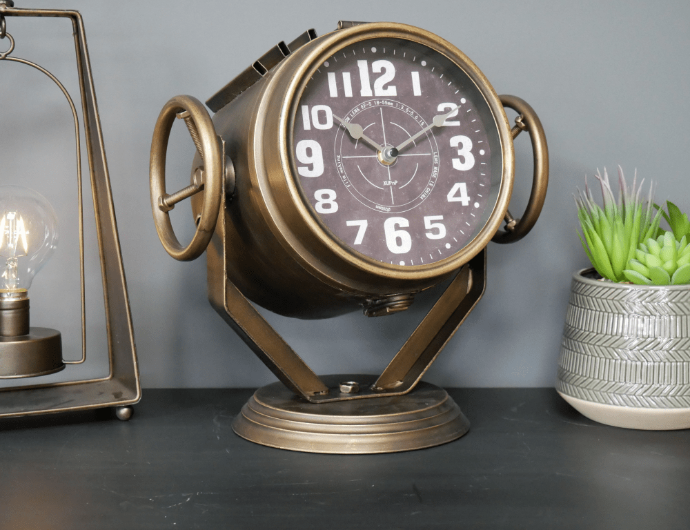 Horloge de table en métal style indus