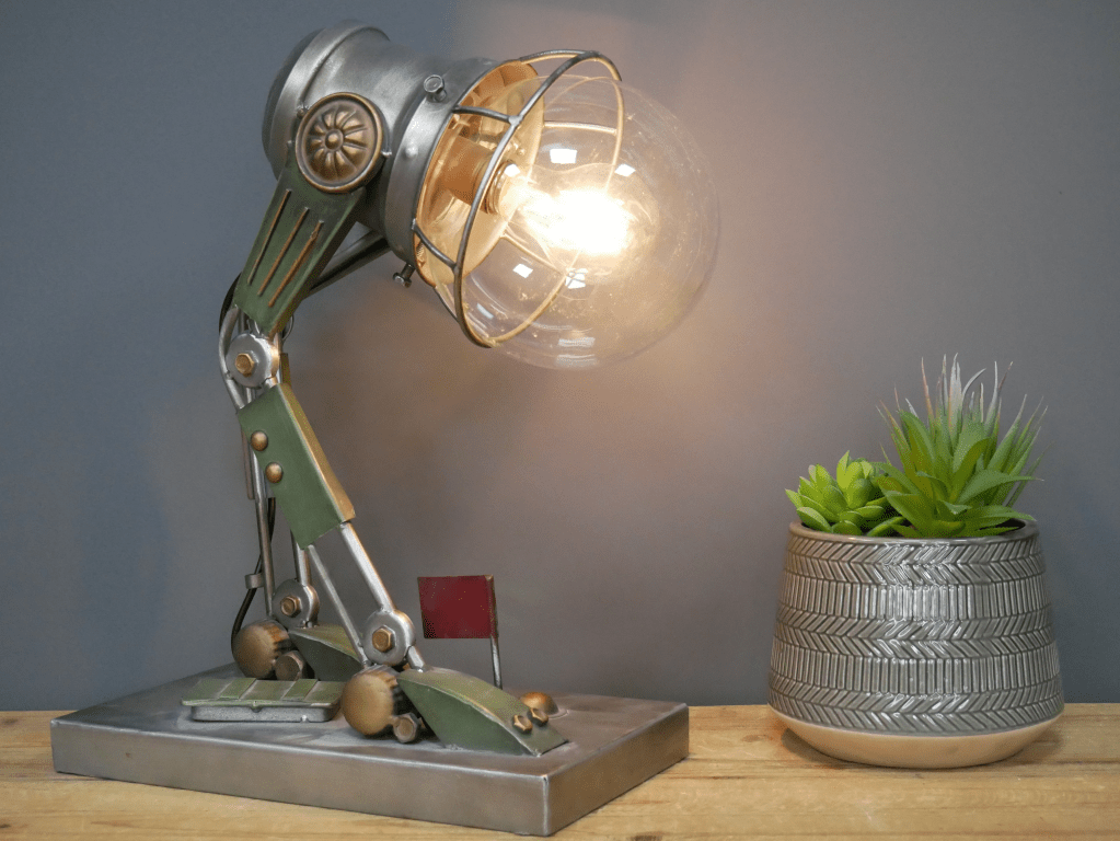 Lampe de table dans le style d'un robot