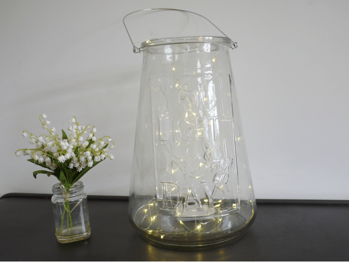Vase en verre avec un luminaire à leds
