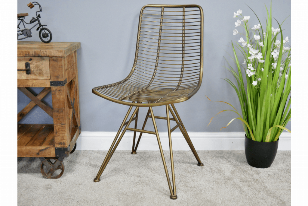 Chaise en métal finition dorée vintage