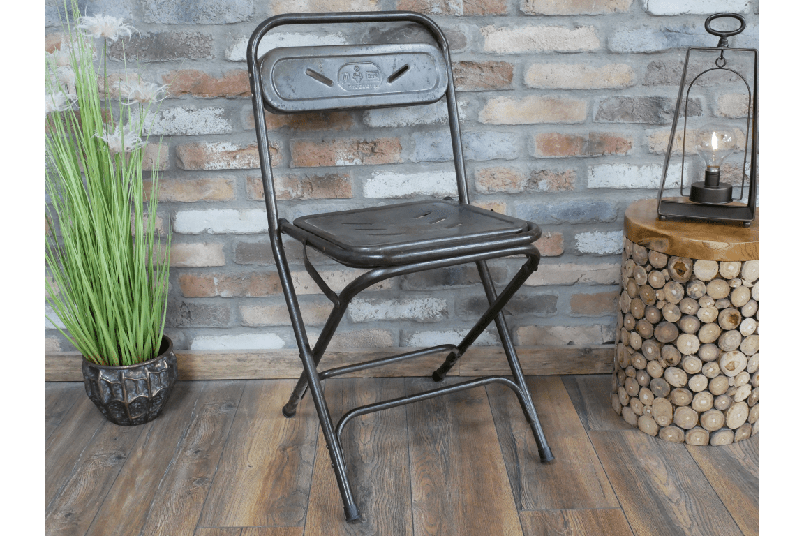 Chaise pliable en métal style industriel
