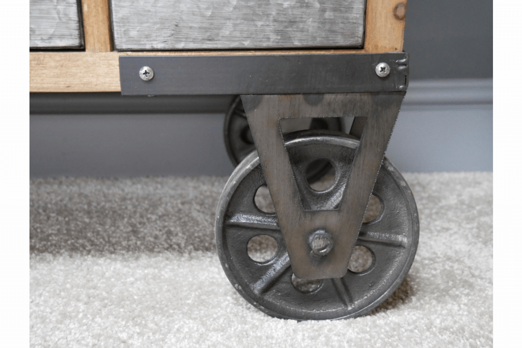 Meuble Sur Roulettes Avec 21 Tiroirs - Déco brocante