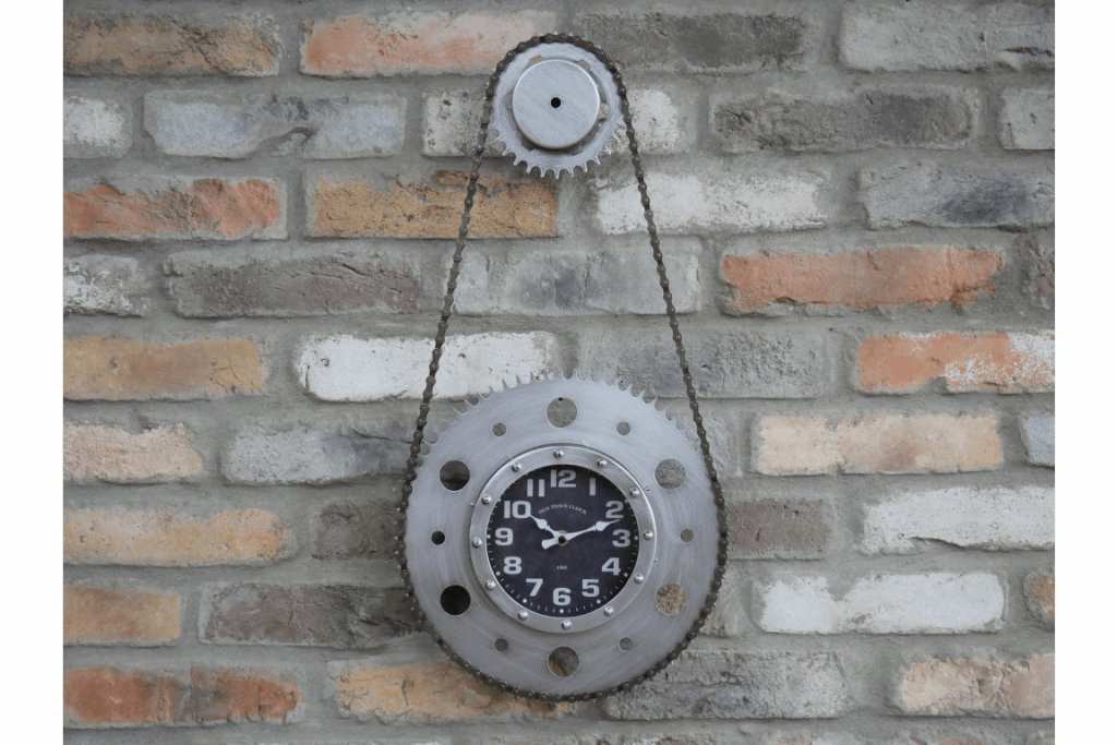 Horloge décor à deux pignons sur chaîne