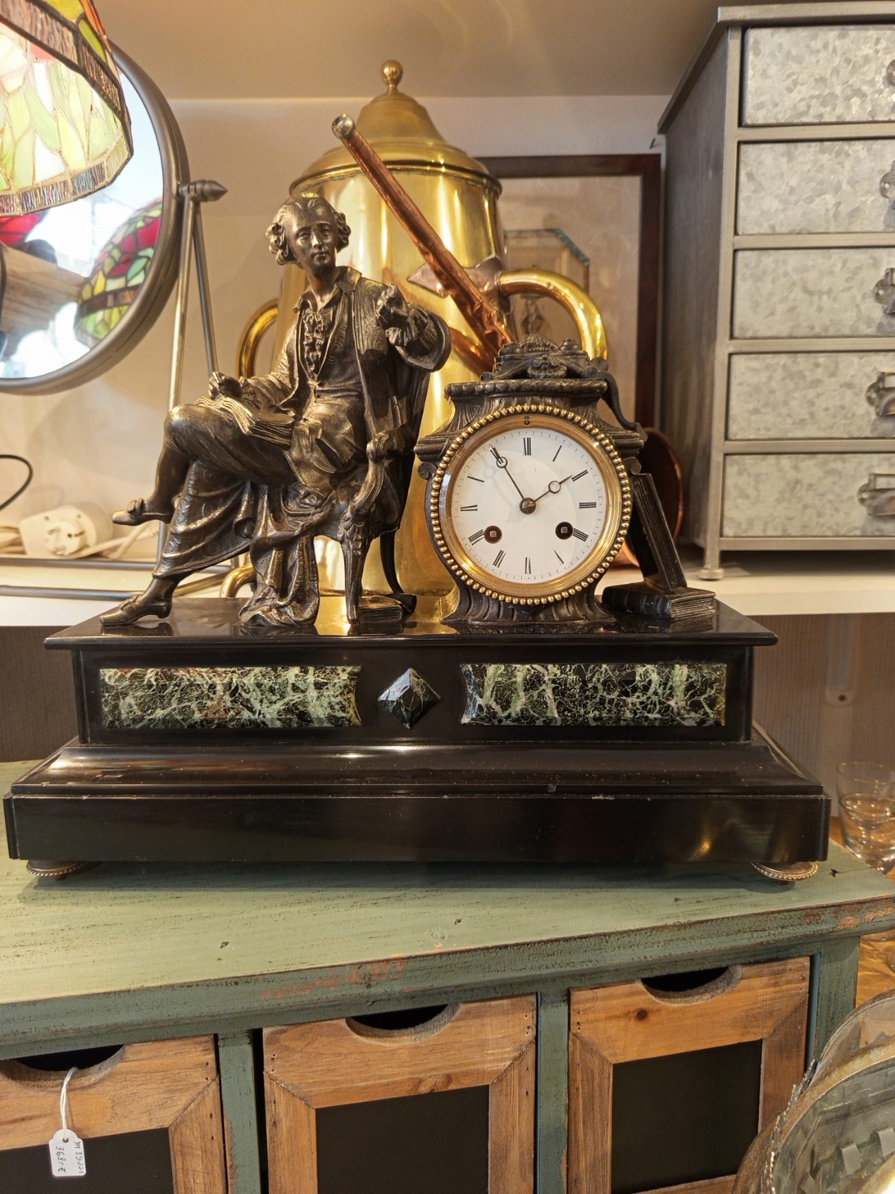 Pendule de cheminée en marbre et régule