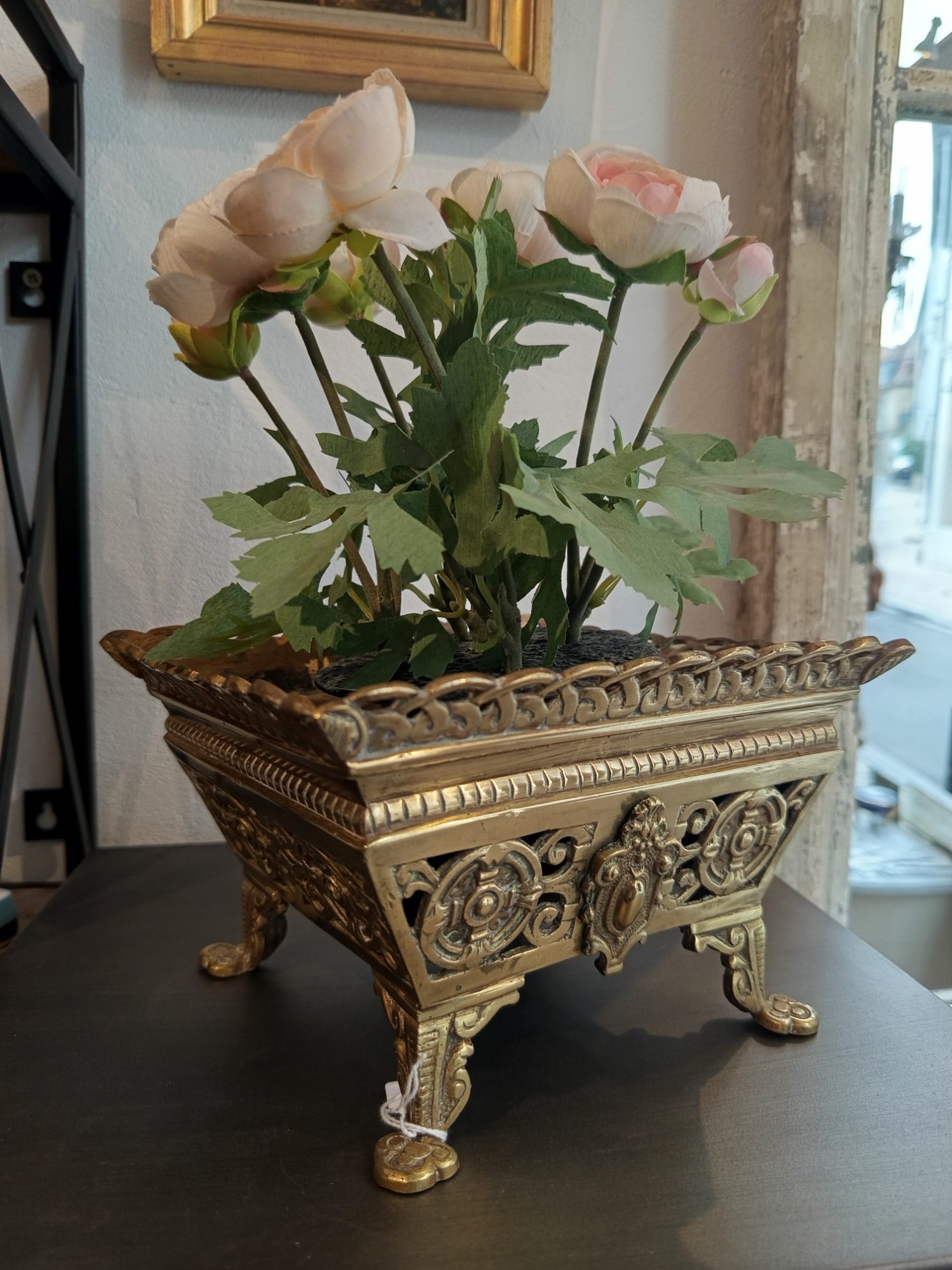 Belle monture de jardinière en bronze
