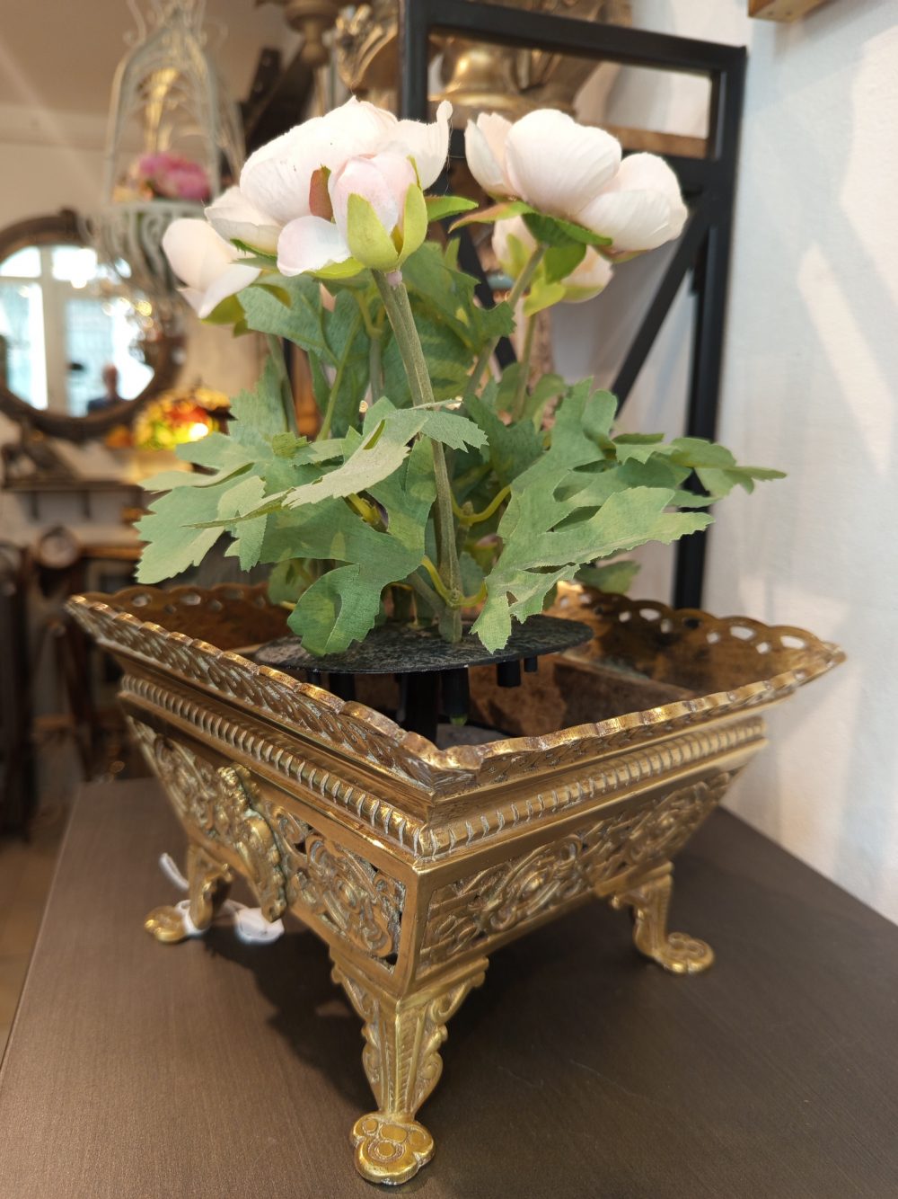 Belle Monture De Jardinière En Bronze – Image 3