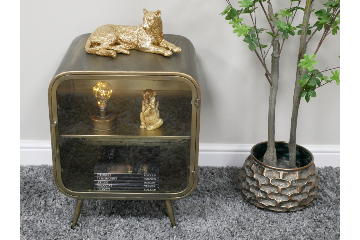 Meuble d'appoint en métal avec une porte