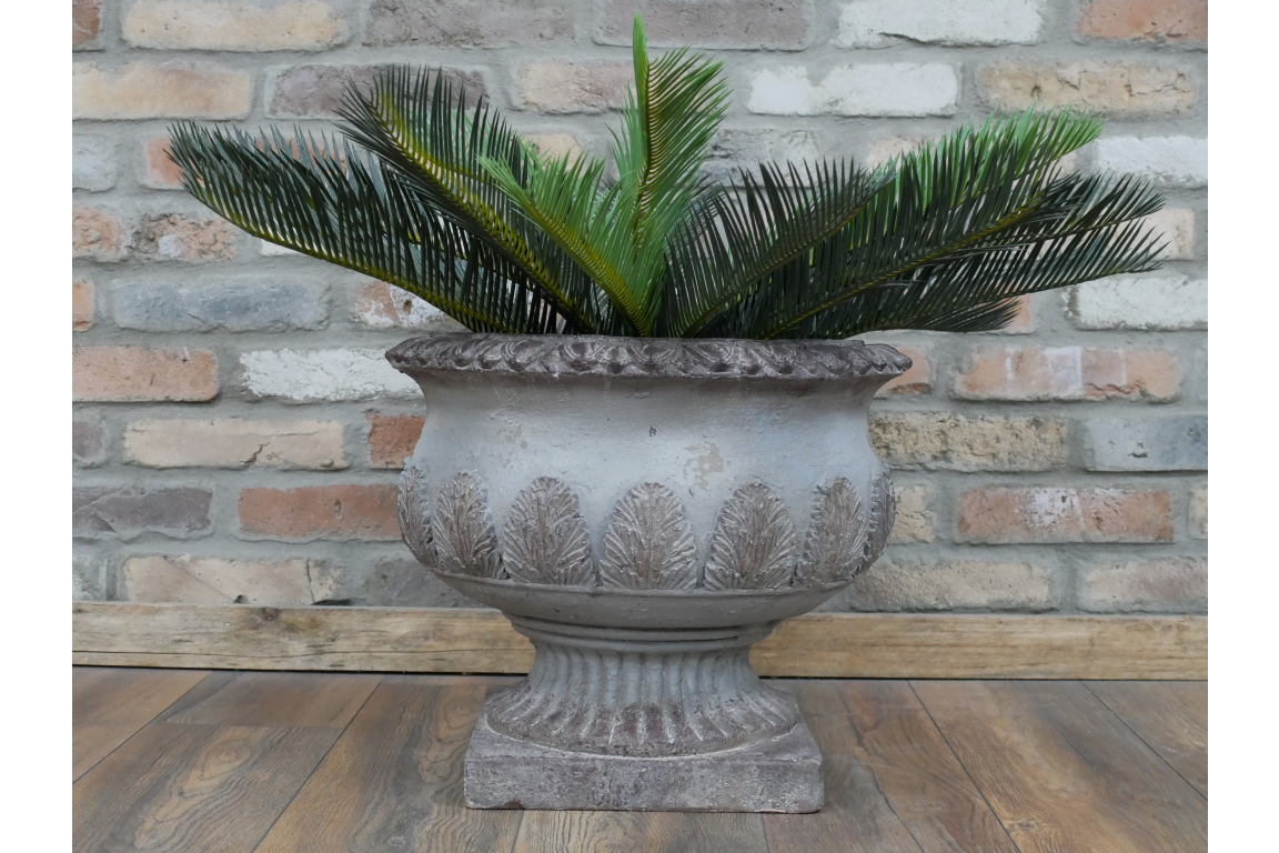 Jardinière ronde dans un style ancien