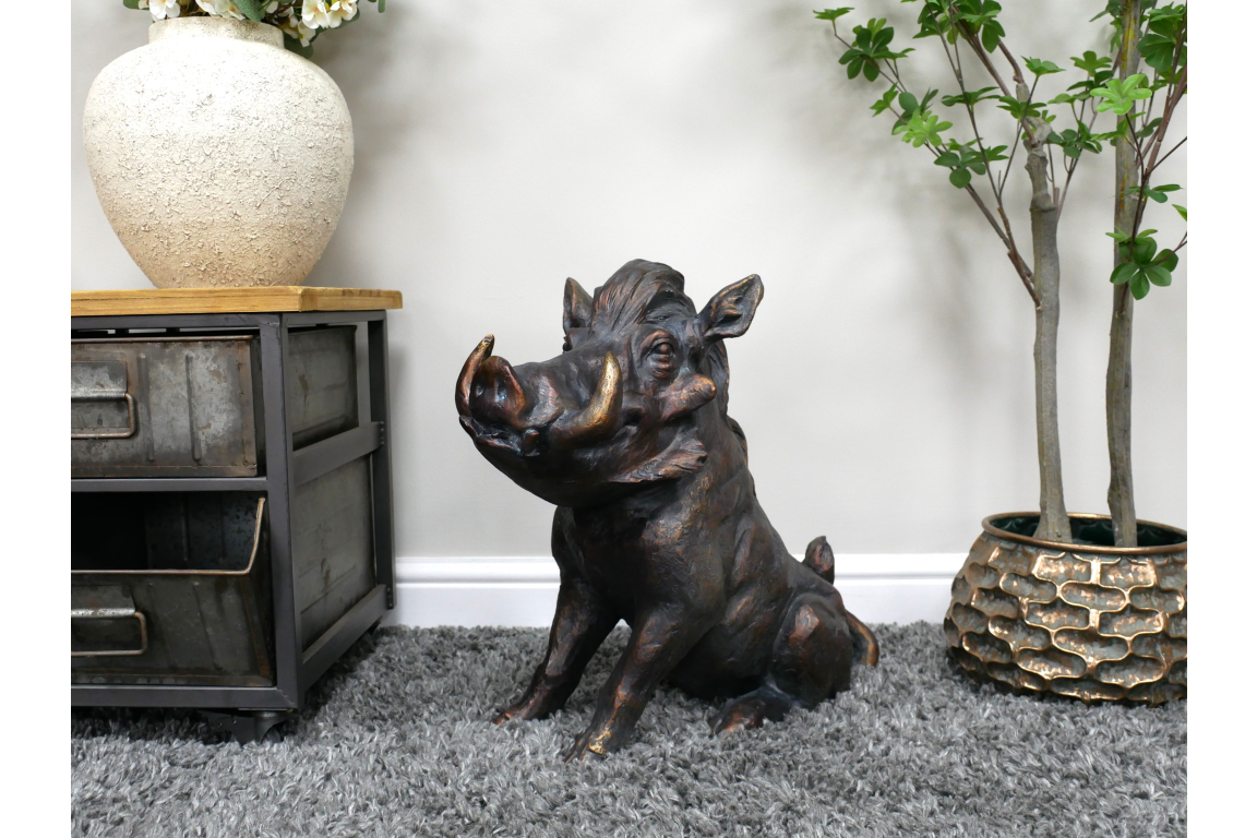 Statue d'un phacochère finition bronze