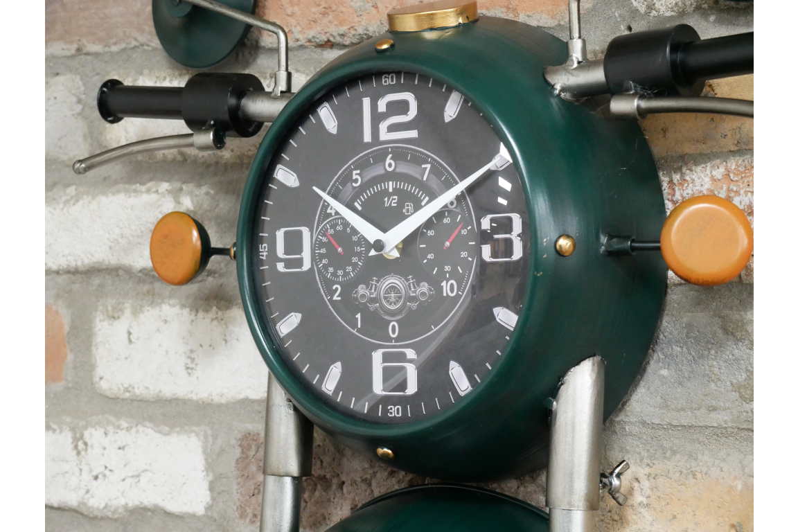 Horloge murale comme l'avant d'une moto